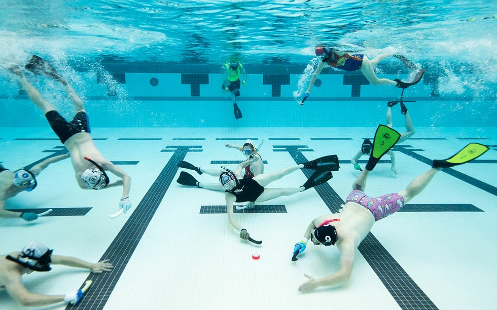 You are currently viewing Exploring the Thrilling Sport of Underwater Hockey 