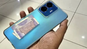 Read more about the article The Dangers of Stashing Cash in Your Phone Cover: A Must-Read for Kids