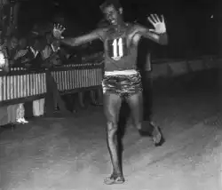 Read more about the article The Unforgettable Marathon: Abebe Bikila’s Barefoot Triumph at the 1960 Rome Olympics