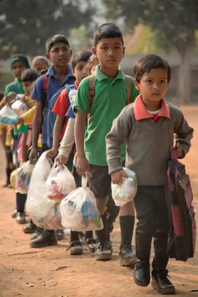 You are currently viewing Turning Trash into Treasure: The School Where Plastic Pays for Education